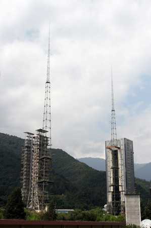 图文：西昌卫星发射中心的二号发射塔架
